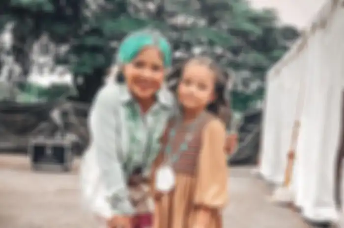 Inilah 4 foto Gempi pertama kali nonton festival musik. Gisel ngakak anaknya salting minta Ardhito Pramono jemput di rumah.