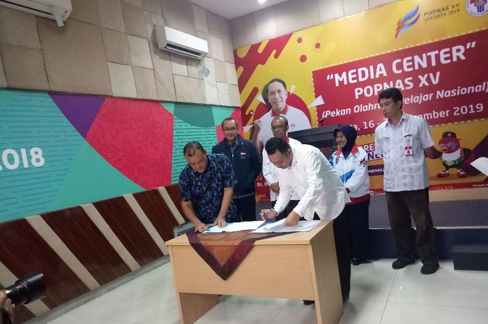 Sesi penandatanganan MoU antara Kemenpora dan NOC di kantor Kemenpora, Rabu (20/11/2019).