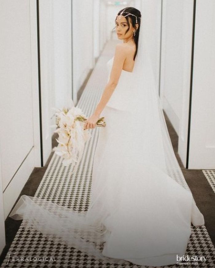 Gaun pernikahan Eva Celia.