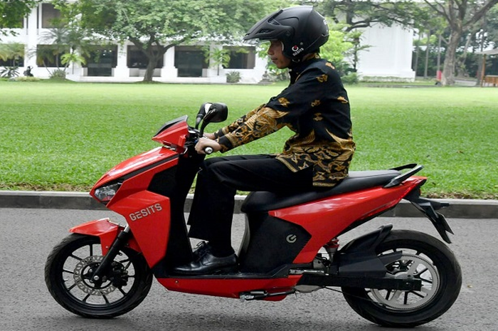 Motor milik Presiden Jokowi berhasil dilelang dengan harga fantastis Rp 2,5 Miliar