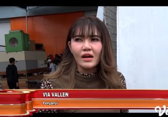  Niat Hati Tunjukkan Sepak Terjangnya Sembeli Sapi Kurban, Via Vallen Malah Bikin Netizen Salfok Lantaran Simpan Bangkai yang Terbakar Ini di Rumahnya: Buat Kenang-kenangan Mbak? Kok Masih Disimpan? 