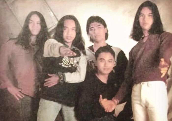 Dewa 19 formasi awal, dengan vokalis Ari Lasso