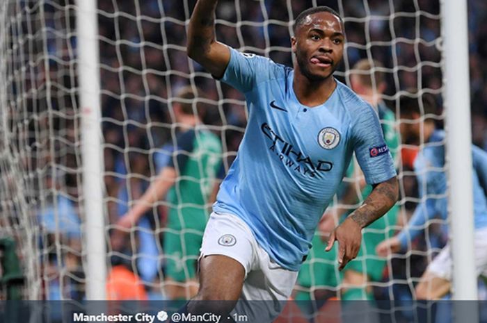 Winger Manchester City, Raheem Sterling, merayakan gol yang dicetaknya ke gawang Tottenham Hotspur pada laga leg kedua babak perempat final Liga Champions di Stadion Etihad, 17 April 2019.