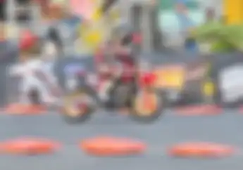 Nyeleneh, Tren Baru Knalpot Motor Trail Pakai Model Kolong Berasa Naik Motor Road Race