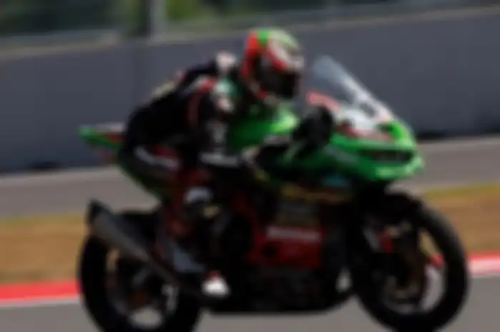 Race 1 ARRC Seri 4 Mandalika Kawasaki Konsisten Raih Dobel Poin Pakai ZX-25R 