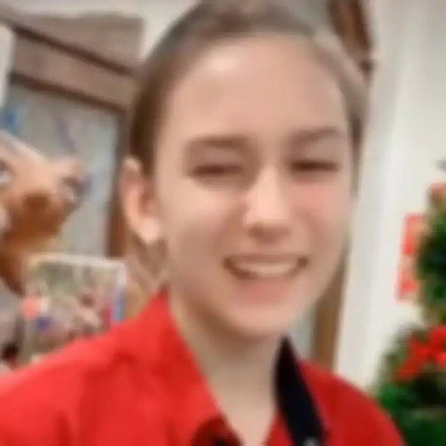 Potret Misha, si cowok paling cantik sedunia