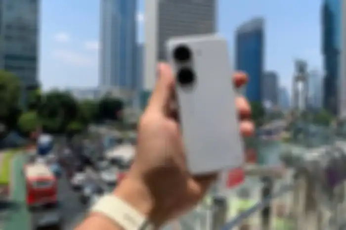 ASUS Zenfone 10 datang ke Indonesia membawa smartphone berukuran ringkas tapi performa beringas