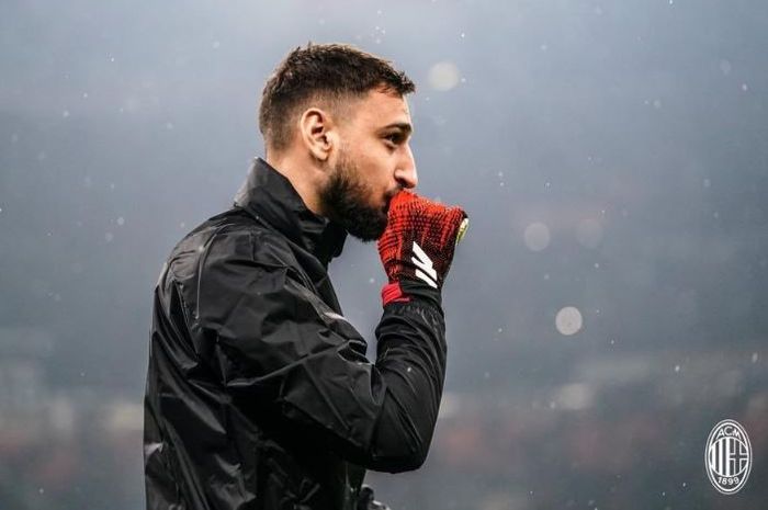 Gianluigi Donnarumma mulai dipantau oleh empat klub raksasa usai menolak dua tawaran perpanjang kontrak dari AC Milan.