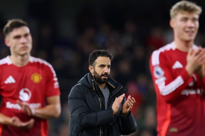 Ruben Amorim harus puas mengawali debut kepelatihannya di Man United dengan hasil seri 1-1 kontra Ipswich Town.