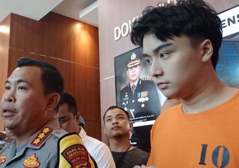 Pakai Baju Oranye, Leon Dozan Jadi Tersangka Atas Dua Kasus, Ini Motifnya!