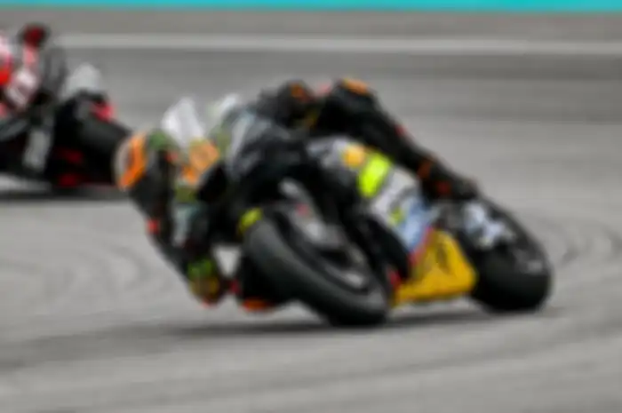 Mengejutkan, adik Valentino Rossi yaitu Luca Marini mampu meraih pole position di Kualifikasi MotoGP Qatar 2023.