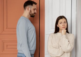 9 Arti Mimpi Mantan Istri, Pertanda Rindu atau Simpan Penyesalan?