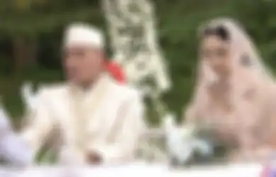 Resmi Jadi Nyonya Vicky Prasetyo, Kalina Ocktaranny Menangis Azka Corbuzier Tak Hadiri Pernikahannya: Maaf Kalau Mama Bukan Ibu yang Baik 
