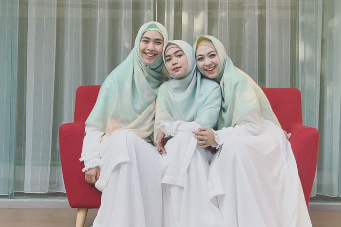 Ria Ricis & kakak perempuannya