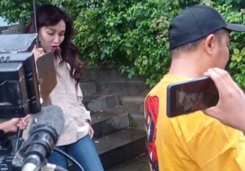 Ayu Ting Ting Buka Suara Saat Ditanya Soal Rencana Pernikahan dengan Anggota TNI