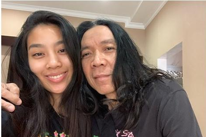 Mezzaluna larang Bimbim Slank terlibat dalam proses bikin lagu-lagunya