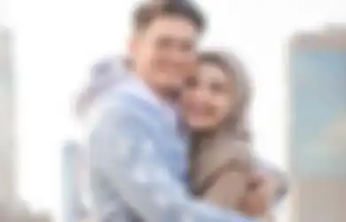 Sumringah Buka Kado dari Nagita Slavina, Zaskia Sungkar Ngaku Puas dengan Hadiah Istri Raffi Ahmad: Unik-unik loh Dia Ngirim