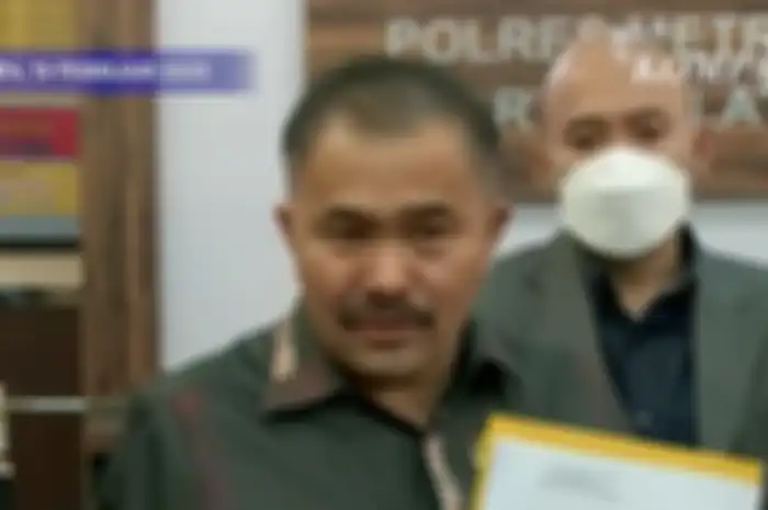 Kamaruddin Simanjuntak selaku kuasa hukum keluarga Nofriansyah Yosua Hutabarat atau Brigadir J melaporkan harta Brigadir J hilang diduga dicuri Putri Candrawathi dan Ricky Rizal