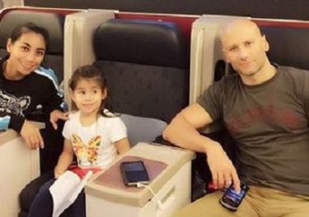 Lama Tak Terlihat di Layar Kaca, Siti KDI Kini Sudah Dipinang Putra Bintang Film Ternama Turki dan Miliki Putri Cantik yang Fasih Berbahasa Indonesia, Intip Deretan Potret Keponakan Cici Paramida Ini!