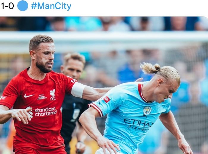 Bomber Man City, Erling Haaland (kiri), saat melawan Liverpool dalam laga Community Shield, Minggu (30/7/2022) di Stadion King Power, Leicester, Inggris.