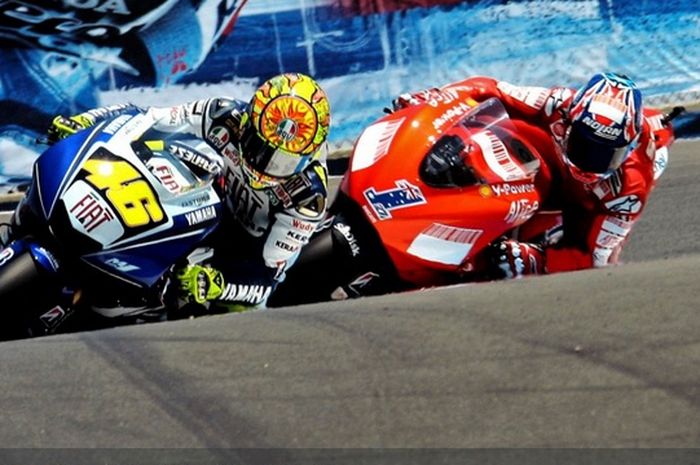 Kesuksesan mengatasi kecepatan Casey Stoner (#1) dalam balapan MotoGP Amerika Serikat di Laguna Seca (20/7/2008) menjadi salah satu penampilan terbaik Valentino Rossi (#46) sepanjang kariernya.