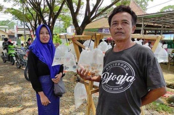 Silvia dan Ali, pasutri dengan jarak usia 40 tahun.