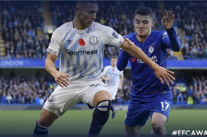 Penyerang Everton, Richarlison dikabarkan masuk dalam daftar  incaran Chelsea untuk memperkuat lini depan mereka musim depan.