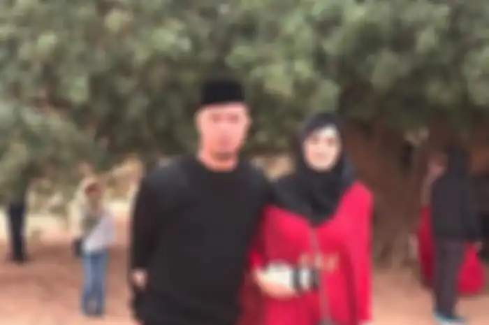 Ahmad Dhani dan Mulan Jameela.