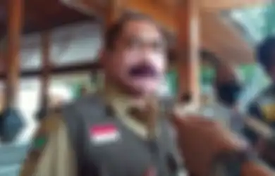 Umumkan Sekolah Tatap Muka Dimulai Desember 2020, Masker Pak Wali Kota Solo Bikin Salfok
