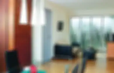 Begini Trik Buat Kesan Luas di Lahan Rumah yang Memanjang Ke Belakang!