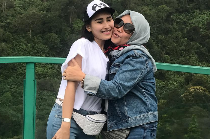 Ayu Ting Ting dan Umi Kalsum