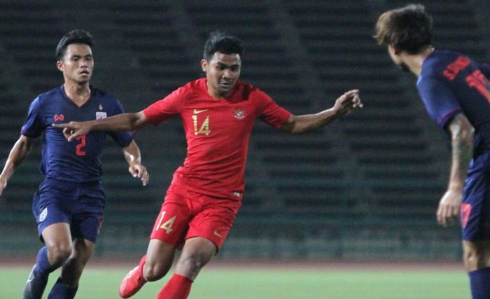 Pemain timnas U-22 Indonesia, Asnawi Mangkualam, beraksi pada laga final Piala AFF U-22 kontra Thailand. Keduanya Akan Kembali Bertemu dalam Ajang Kualifikasi Piala Asia U-23 2019.