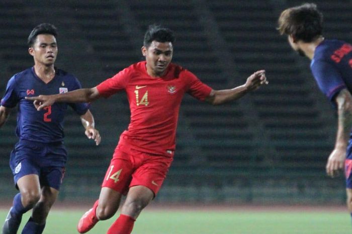 Pemain timnas U-22 Indonesia, Asnawi Mangkualam, beraksi pada laga final Piala AFF U-22 kontra Thailand. Keduanya Akan Kembali Bertemu dalam Ajang Kualifikasi Piala Asia U-23 2019.