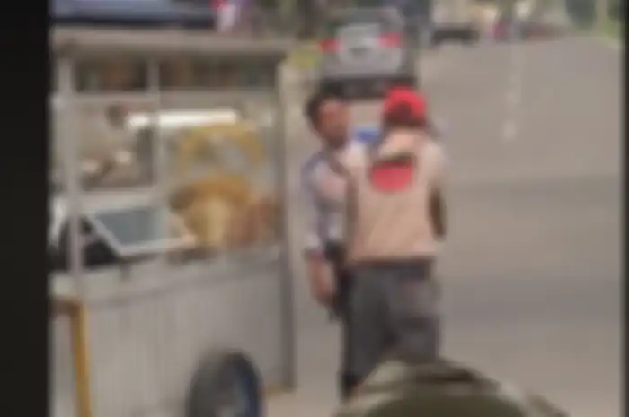 Oknum Dishub pukul tukang parkir di Bandung.