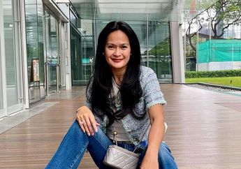 Gak Kalah dari ABG Umur 20an, Intip Penampilan Donna Harun Saat Asyik Berkeliling di Kota London!