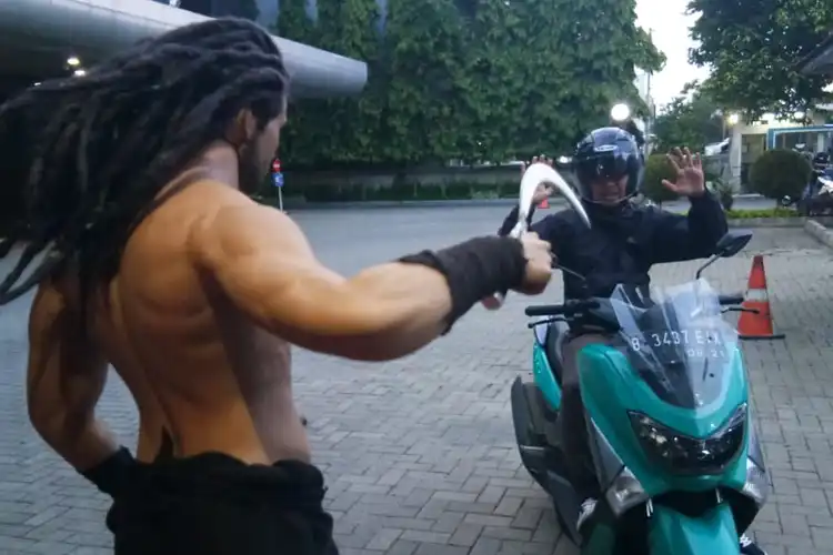 Begal Gemparkan Depok, Korbannya Seorang Ojek Online dan Pengendara Motor Lain Yang Ditabrak