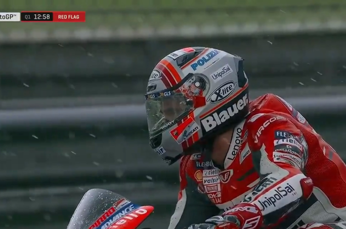 Red flag berkibar, karena hujan deras di sesi kualifikasi MotoGP Malaysia