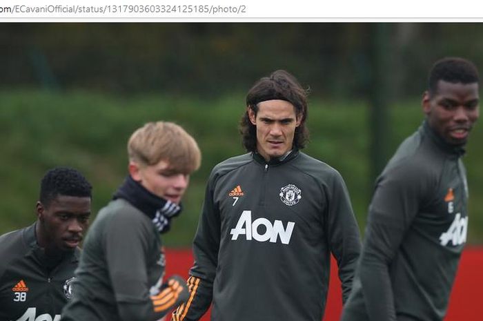 Striker Manchester United, Edinson Cavani, menjelaskan peran baru dirinya dalam sesi latihan The Red Devils.