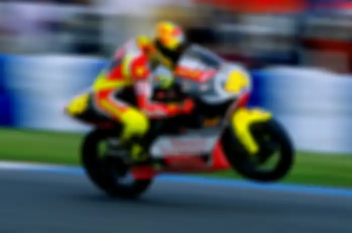 Valentino Rossi saat masih bersama Aprilia tahun 1998