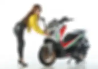 Melihat Yamaha NMAX, Katrina Devi bilang: Duh Kenyal-kenyal Gemesin Deh...