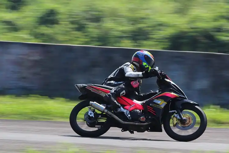 Dari Karbu Dibikin Injeksi, Yamaha Jupiter MX 135 Ini Jadi Juara
