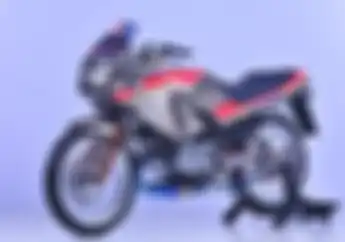 Motor Legen 2-Tak Suzuki RGR 150 1994 Yang Dibuat Street Racer