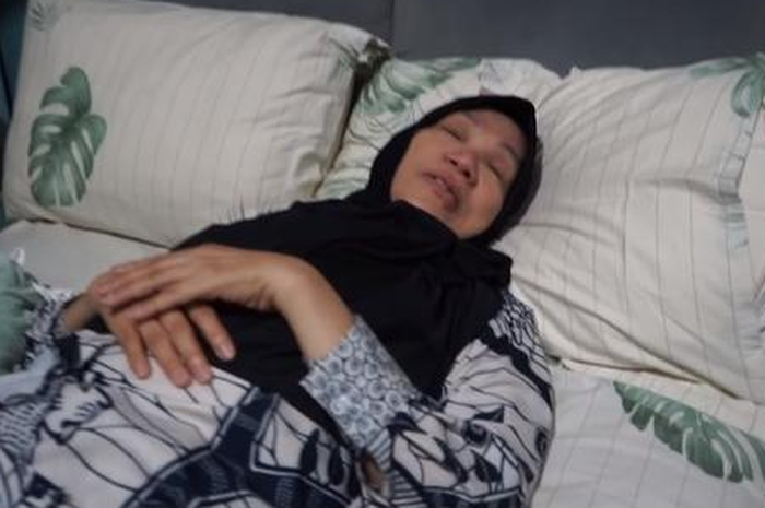 Penampilan Dorce Gamalama berubah drastis usai alami koma.