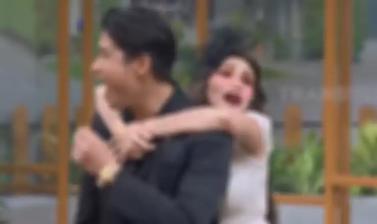 Tanpa Malu Ayu Ting Ting Bongkar Alasan Gelendotan Manja Dengan Victor Agustino