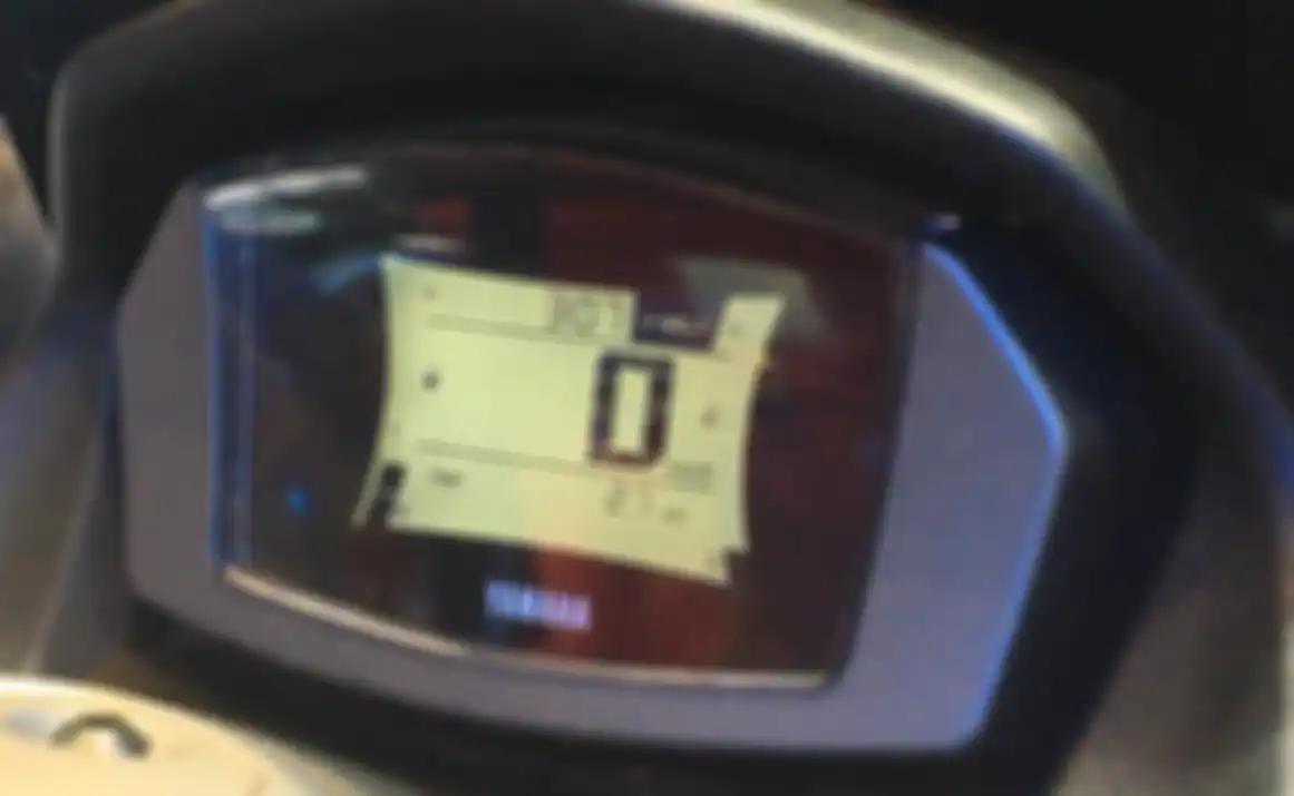 Ilustrasi speedometer digital. Ternyata Begini Trik Pedagang Motor Curang, Biar Angka Odometer Rendah