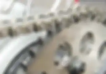 Video: Kayak Ngiris Mentega Eh Ternyata Bikin Gir Belakang Motor, Keren!