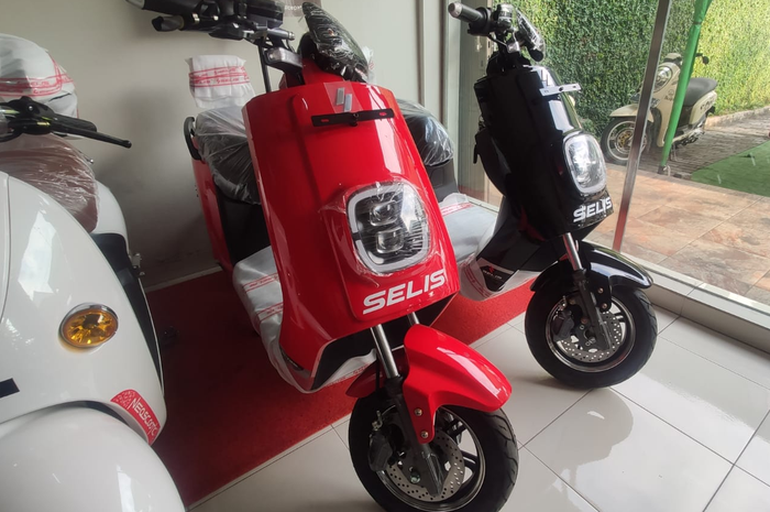 Foto ilustrasi Selis E-Max. Apakah beli motor listrik Selis sudah bisa pakai skema insentif Rp 7 juta?
