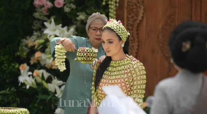 Potret Cantik Luna Maya dalam Prosesi Siraman Jelang Akad Nikah dengan Maxime Bouttier