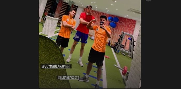 Trio Asnawi Mangkualam, Egy Maulana Vikri, dan Elkan Baggott dalam sesi gym pribadi di Turki (13/11/2021). 