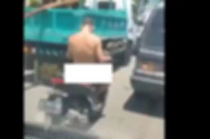 indentitas pengendara motor telanjang merupakan seorang polisi